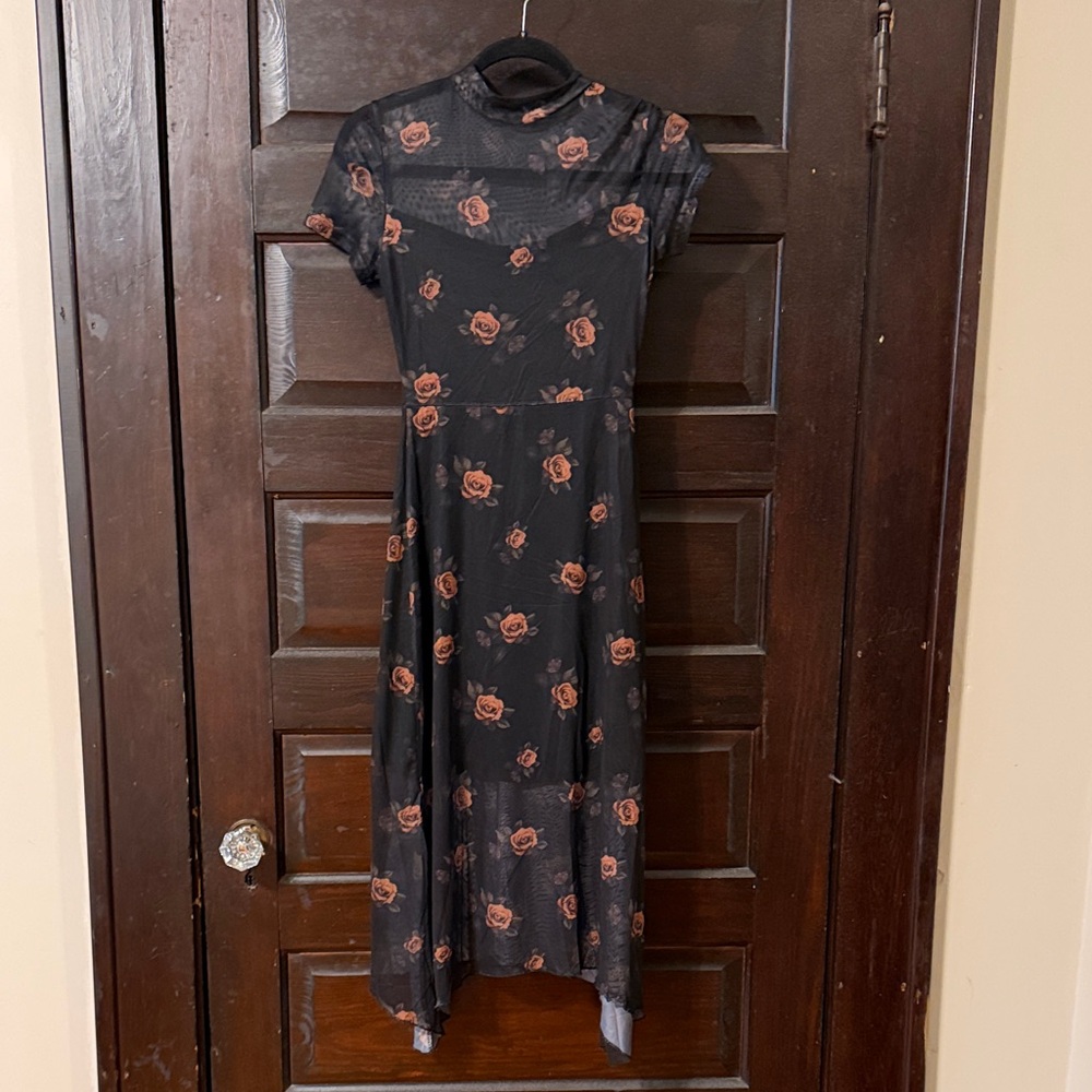 Chic Black Floral Midi Dress